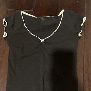 Brandy Melville woman’s black short sleeve